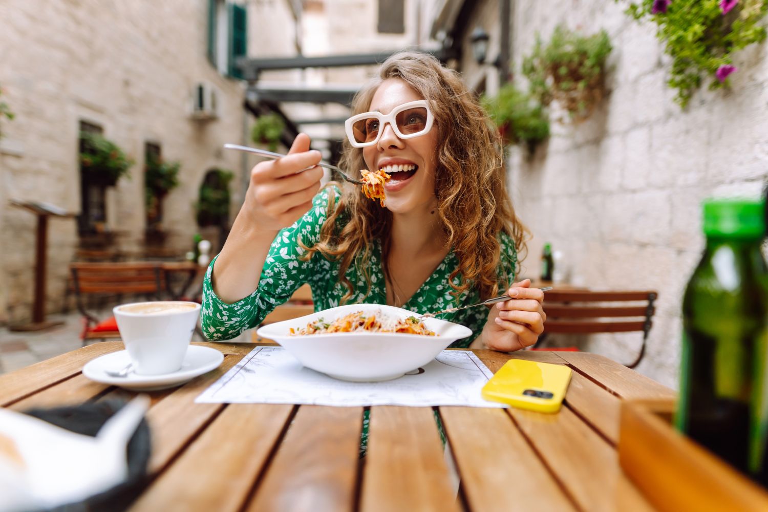 11 Lebensmittel, die Sie im Sommer meiden sollten (und gesunde Alternativen)